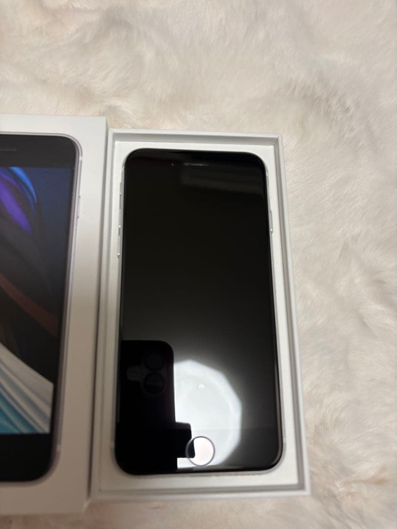 Apple iPhone SE 第2世代 ホワイト 無傷美品