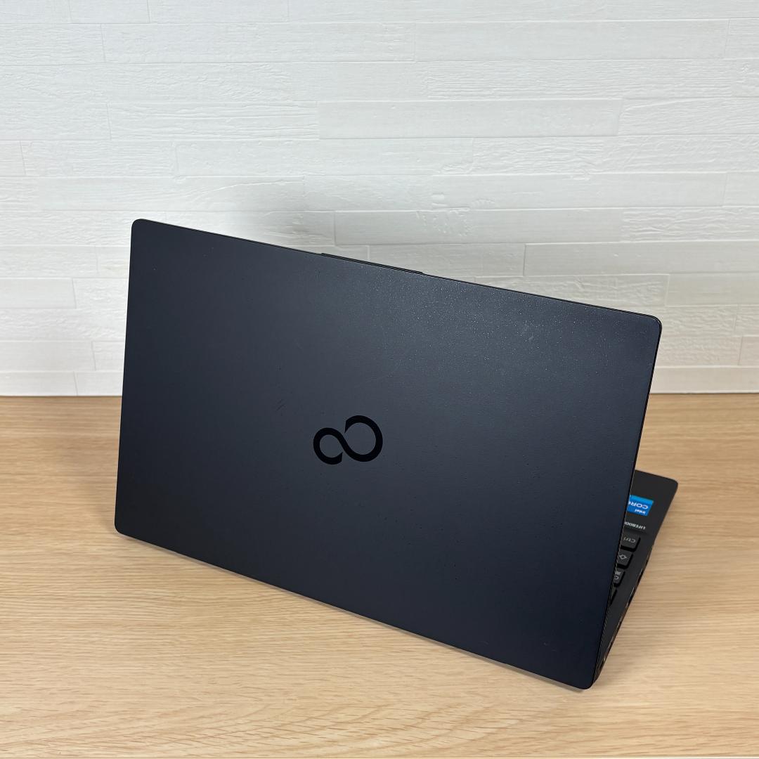 富士通　11世代i5　高年式　美品　ノートパソコン　Windows11　02