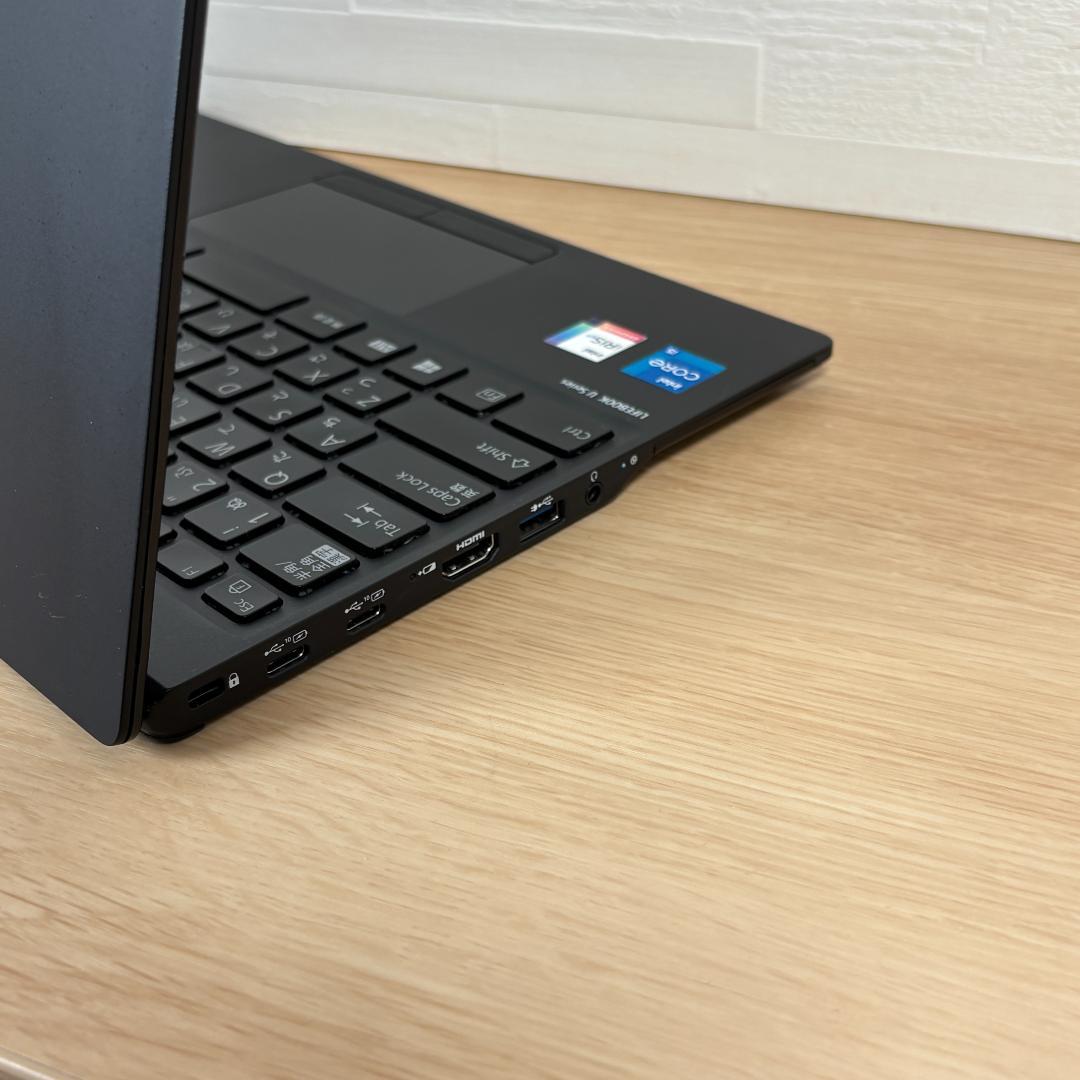 富士通　11世代i5　高年式　美品　ノートパソコン　Windows11　02