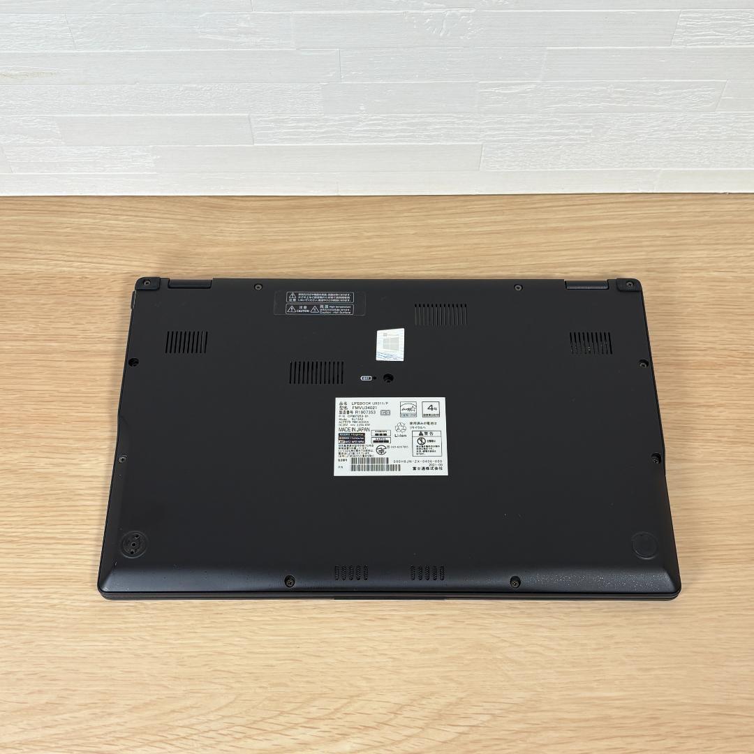 富士通　11世代i5　高年式　美品　ノートパソコン　Windows11　02