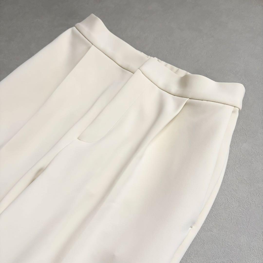 未使用近　ユナイテッドアローズ　SPONGY タック テーパードパンツ