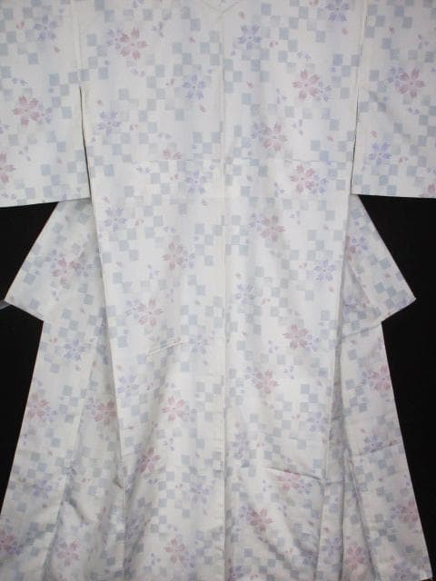 未着用に近い！さが美製＊白大島紬＊本場大島紬＊着物＊防水済み＊１６６ｃｍ＊裄６９