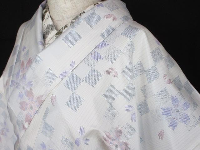 未着用に近い！さが美製＊白大島紬＊本場大島紬＊着物＊防水済み＊１６６ｃｍ＊裄６９