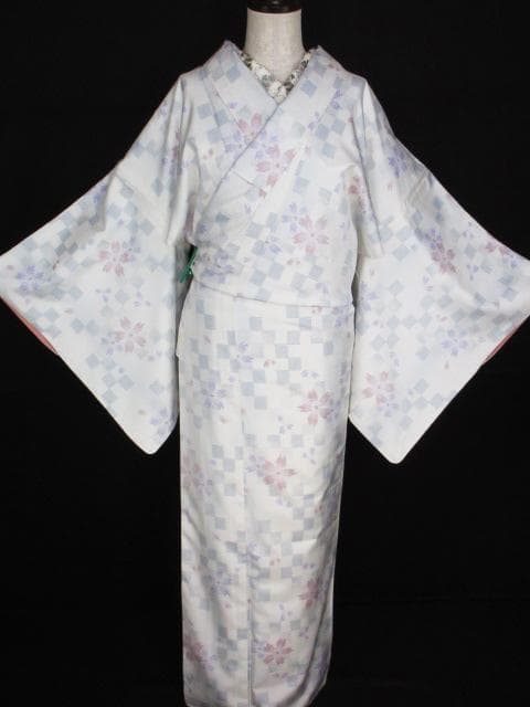 未着用に近い！さが美製＊白大島紬＊本場大島紬＊着物＊防水済み＊１６６ｃｍ＊裄６９