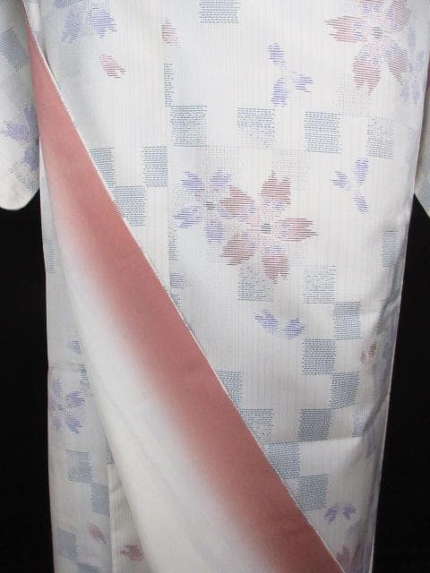 未着用に近い！さが美製＊白大島紬＊本場大島紬＊着物＊防水済み＊１６６ｃｍ＊裄６９