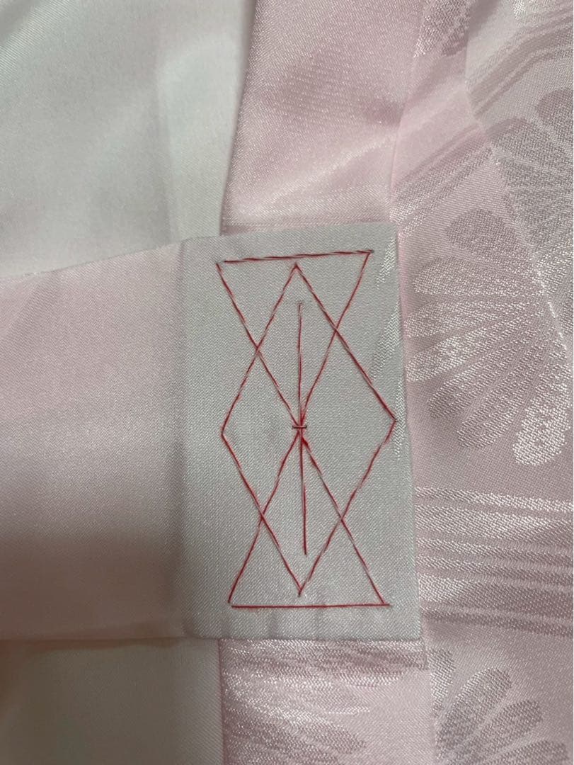 産着　女の子　正絹　ポリエステル　金駒刺繍　絞り　高級　赤　長襦袢付き　地紋