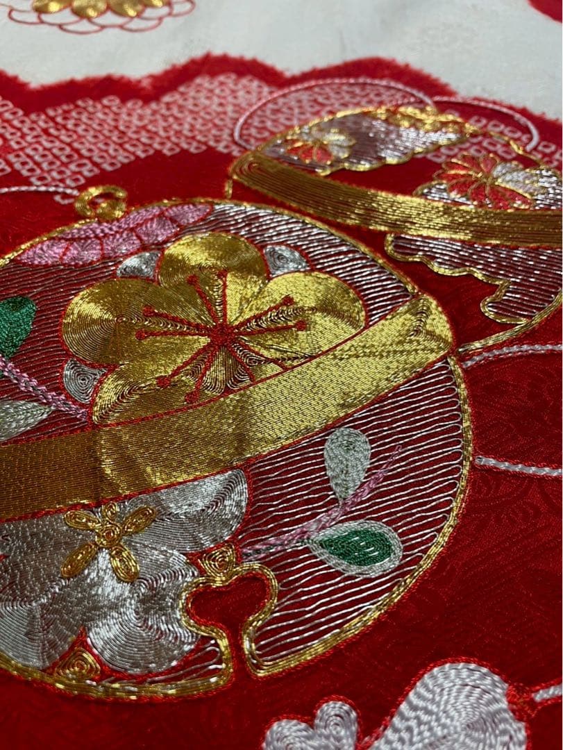 産着　女の子　正絹　ポリエステル　金駒刺繍　絞り　高級　赤　長襦袢付き　地紋