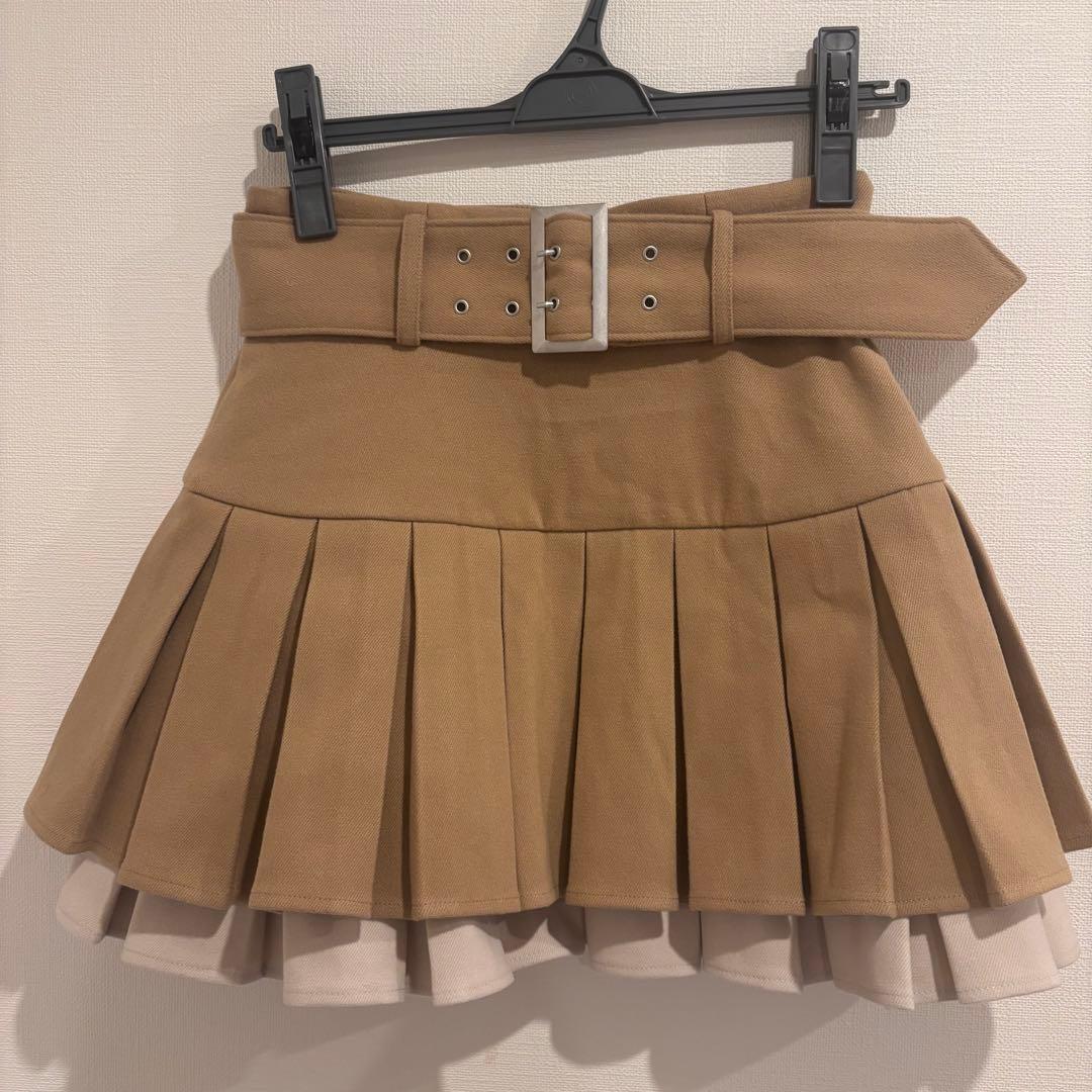 新品・試着のみDarich ダブルプリーツミニスカート　Mサイズ