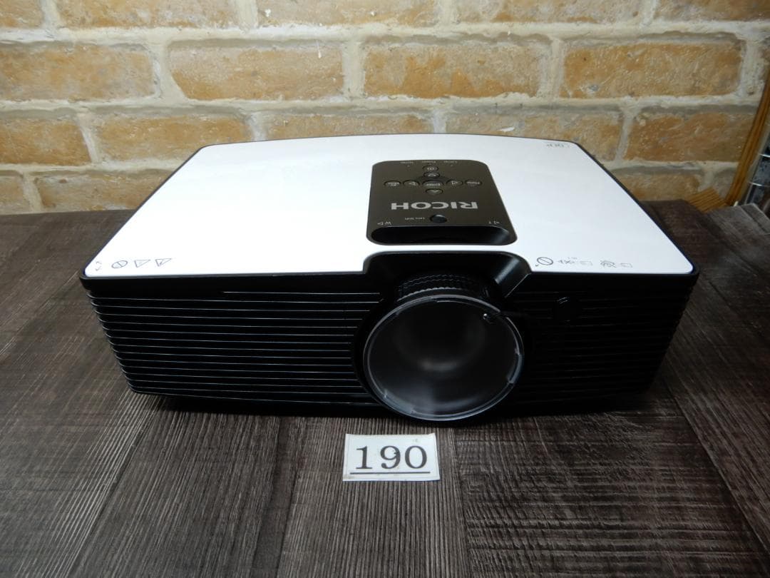 RICOH 4,100lm DLP方式 プロジェクタ☆リモコン付き☆WX5461