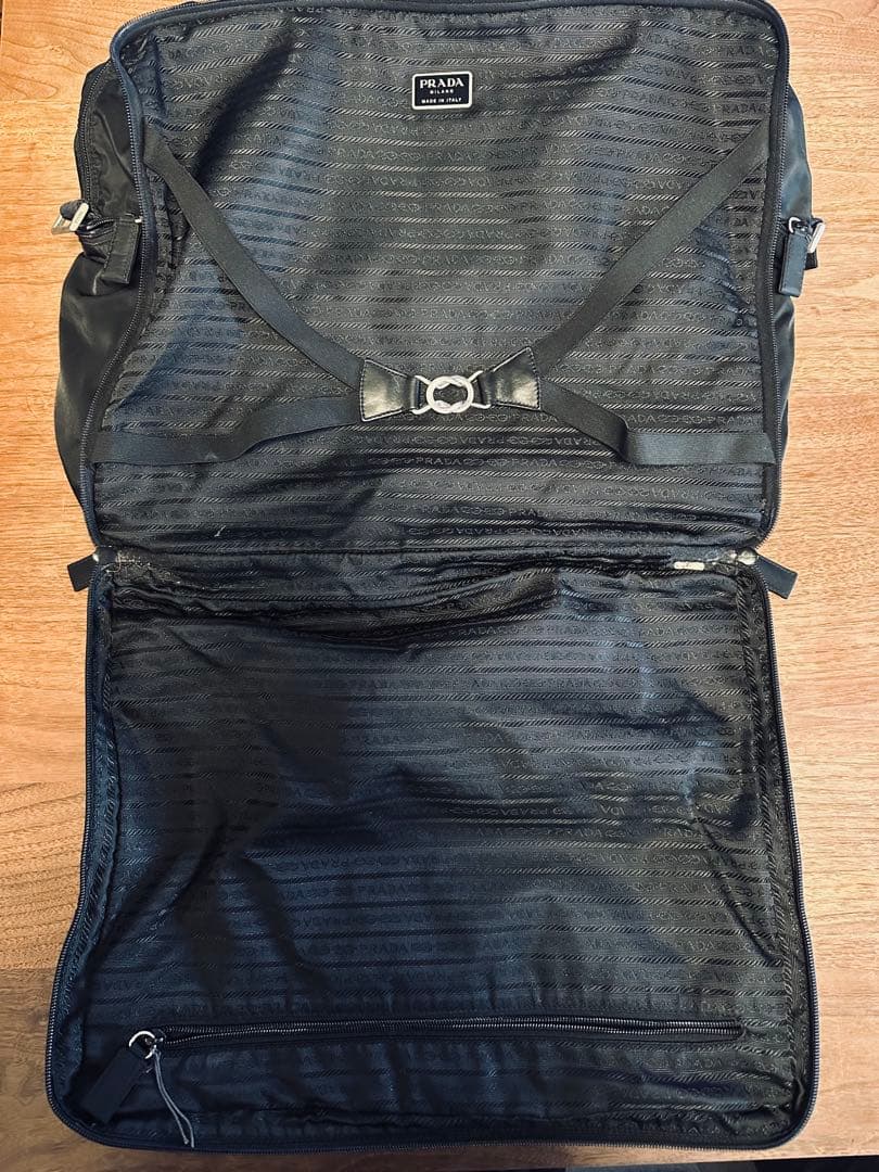 PRADA トラベルバッグ　ブラック　収納多数　美品