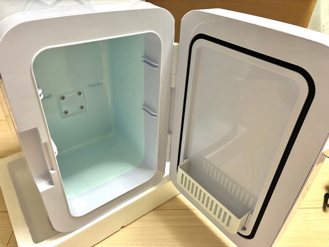 ミニ冷蔵庫 小型 冷蔵庫8L LED