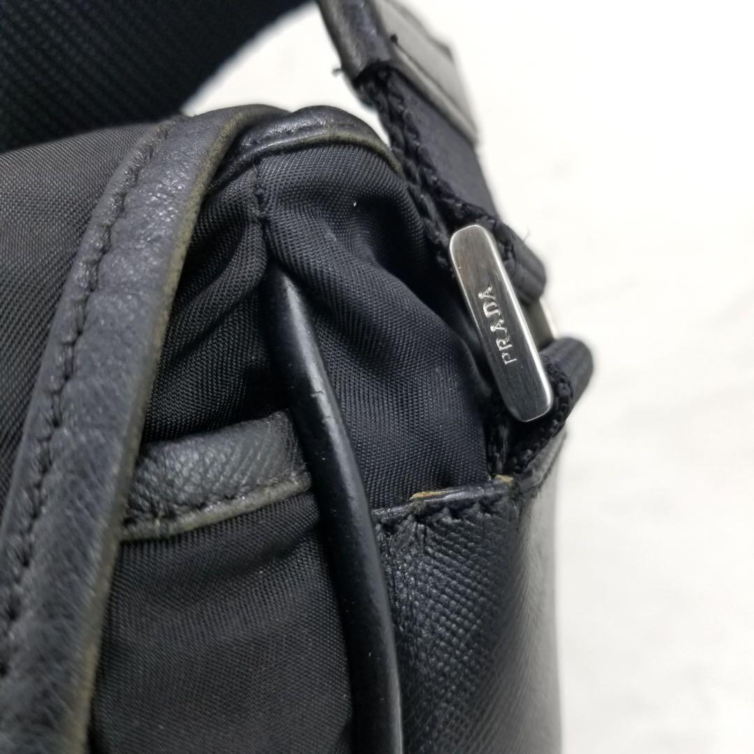 プラダ　ナイロン製 ブラック メッセンジャーバッグ