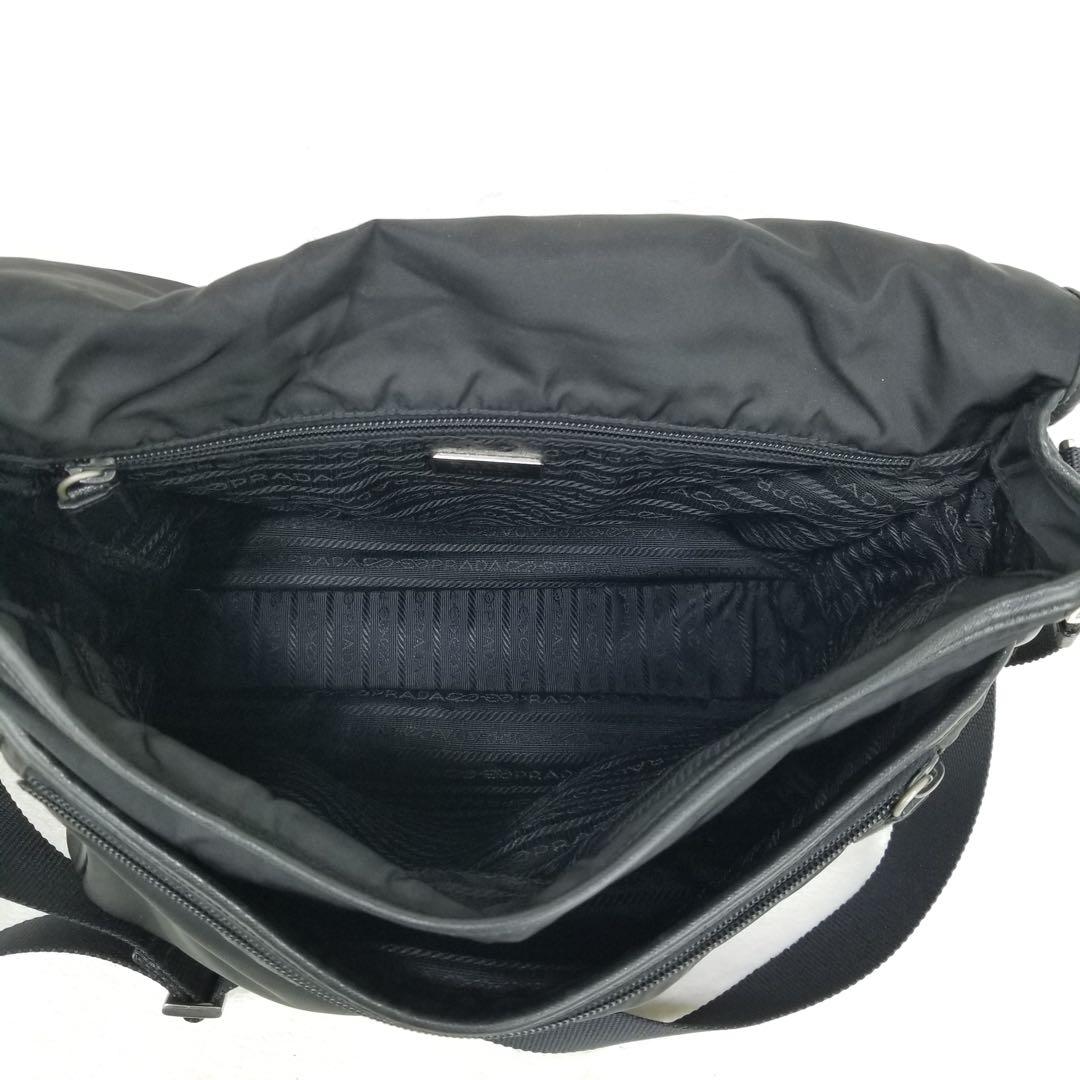プラダ　ナイロン製 ブラック メッセンジャーバッグ