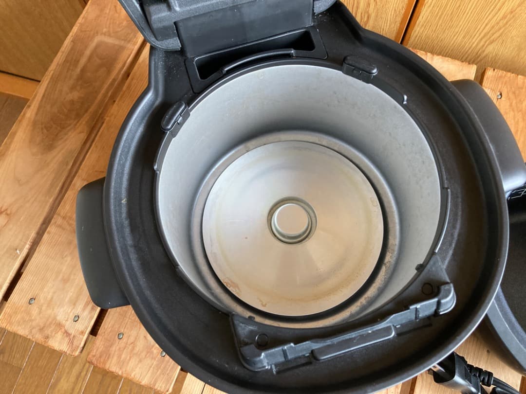 電気圧力鍋 ノンスティックコーティング