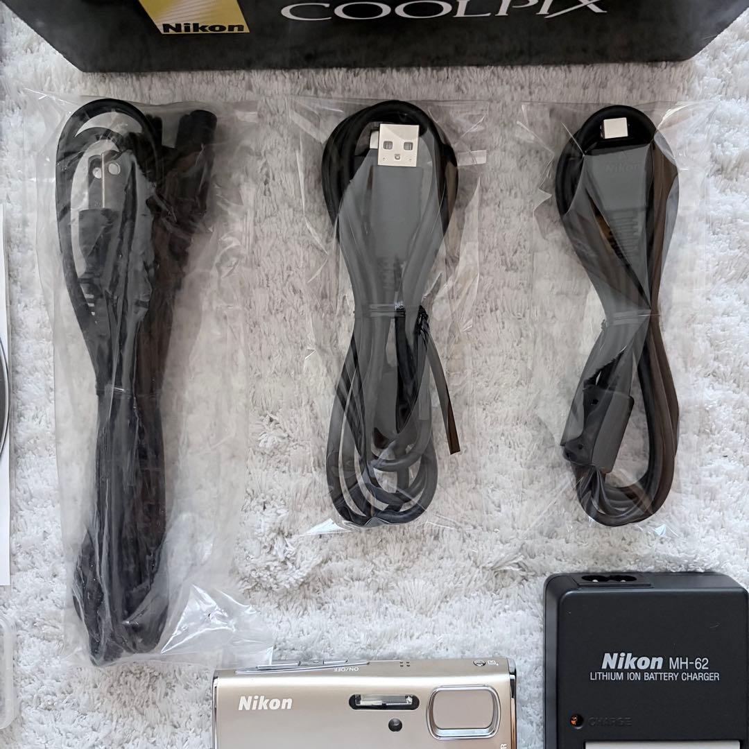 極上品【動作確認済】Nikon ニコン COOLPIX S52 レトロコンデジ