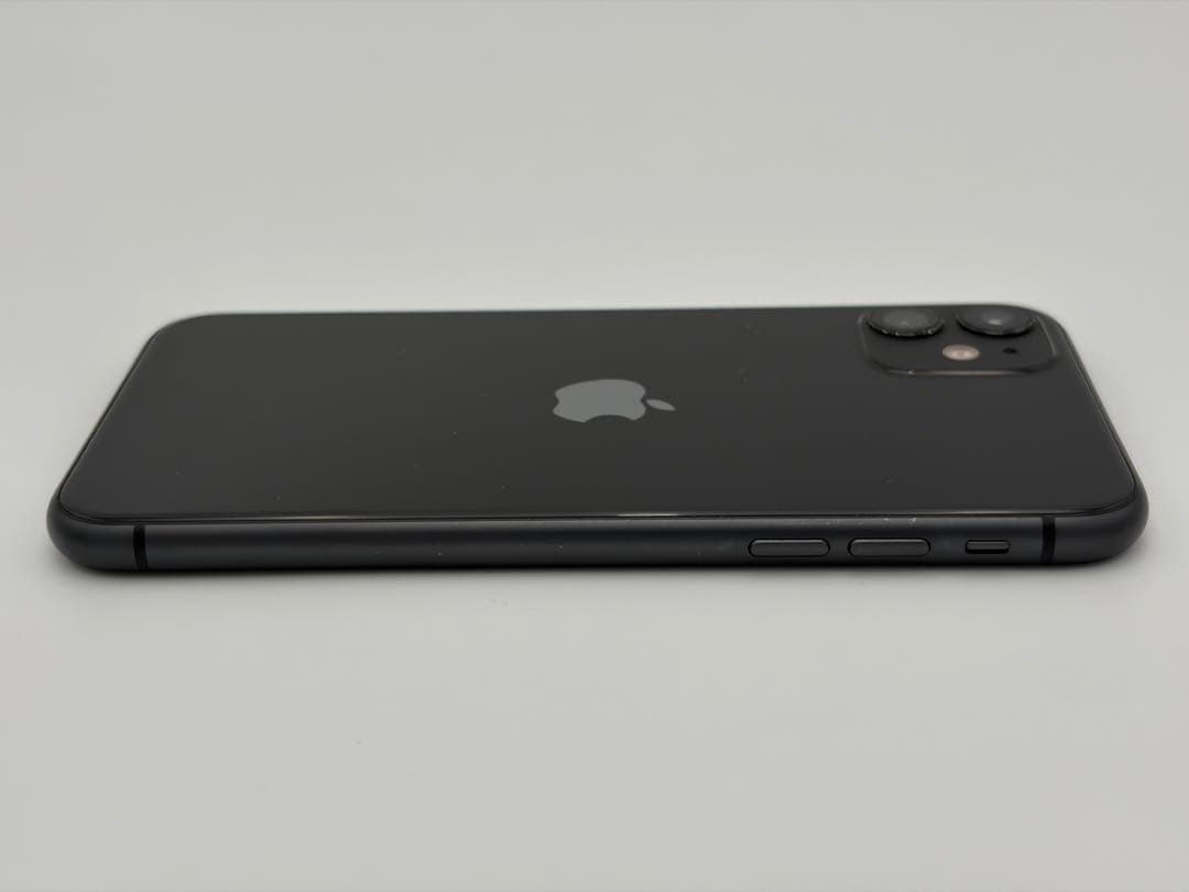 Apple iPhone 11 64GBブラック 本体【SIMロック解除済】