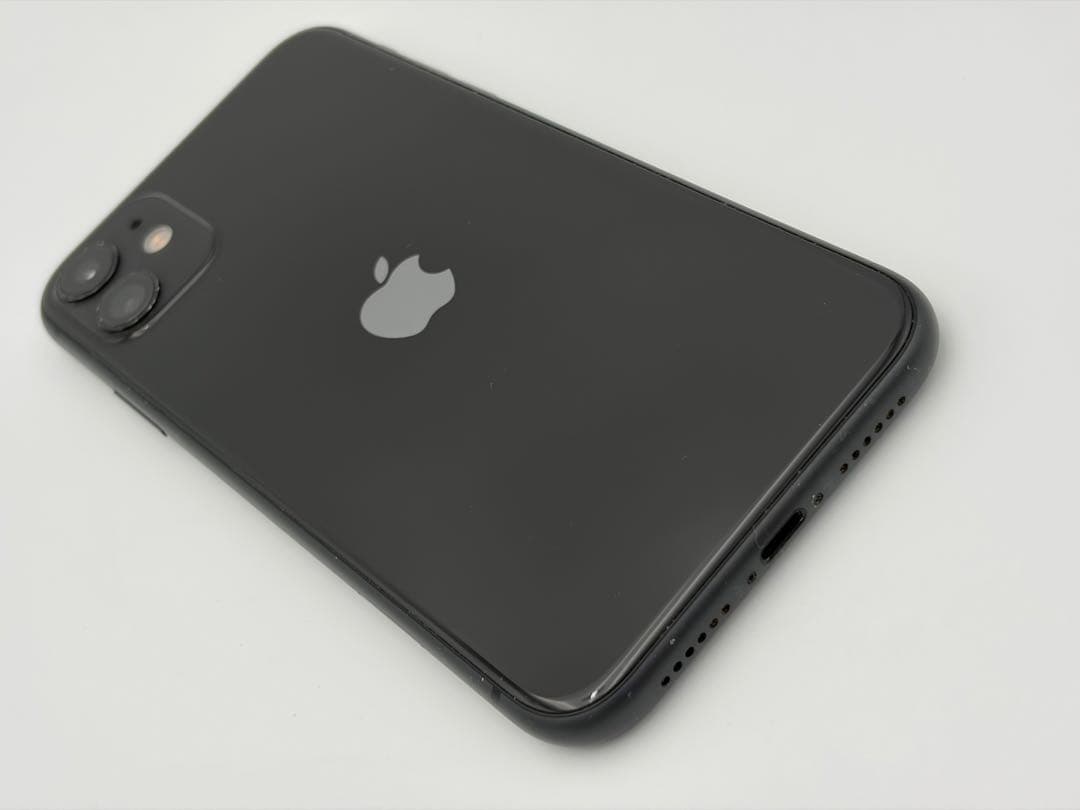 Apple iPhone 11 64GBブラック 本体【SIMロック解除済】
