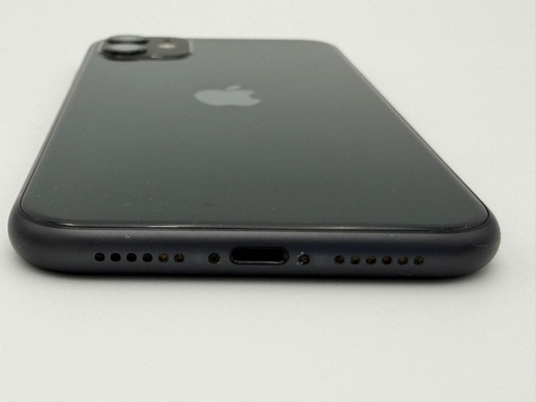Apple iPhone 11 64GBブラック 本体【SIMロック解除済】