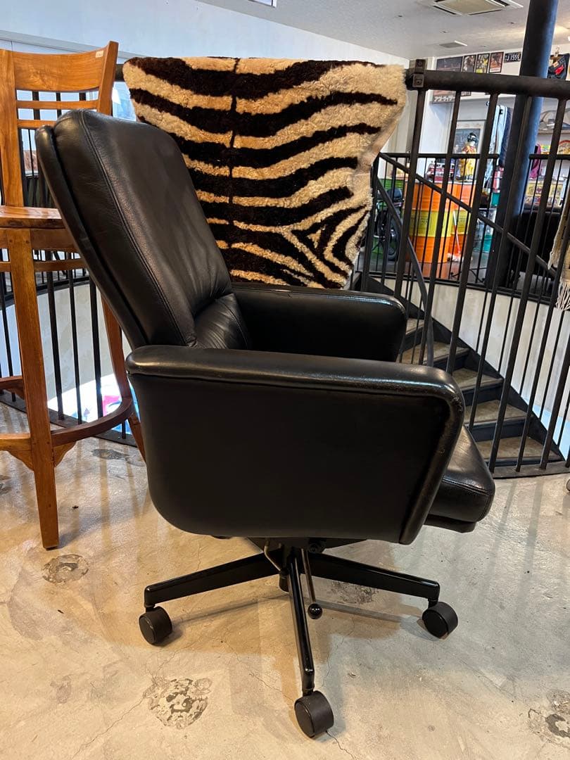 guiter guiterKarimoku デスクチェア