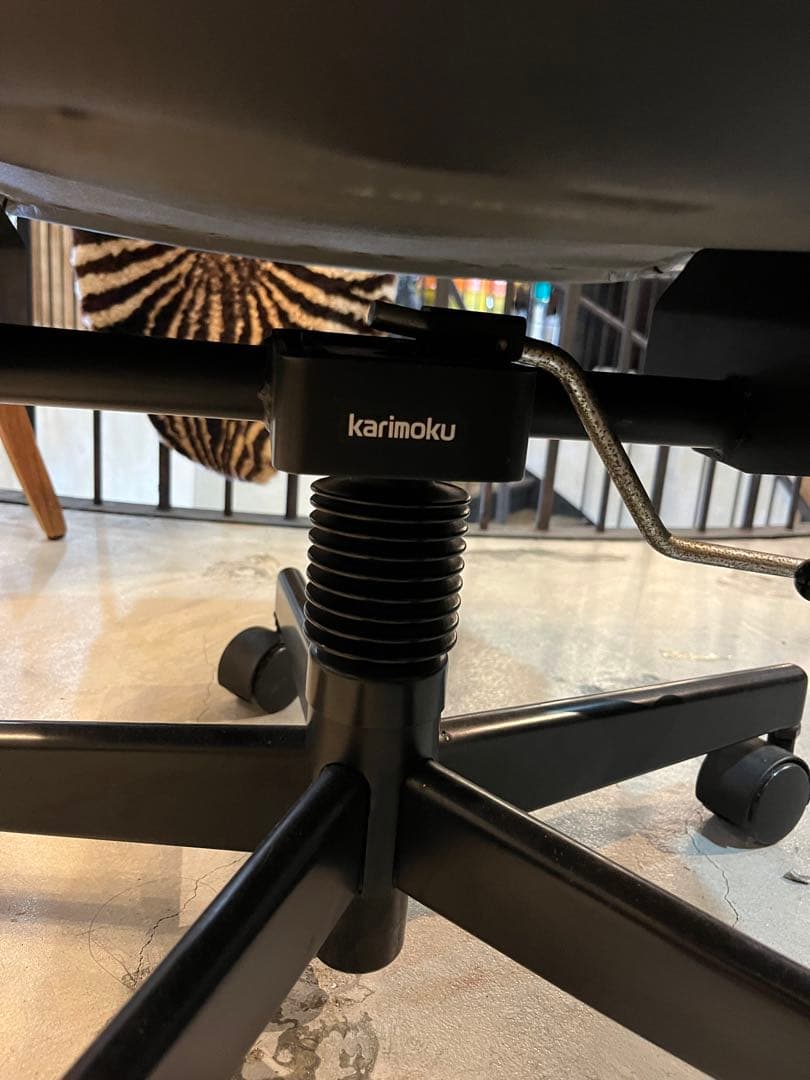 guiter guiterKarimoku デスクチェア