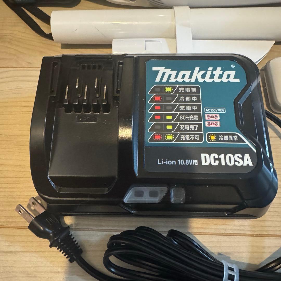 マキタ 充電式クリーナー 掃除機