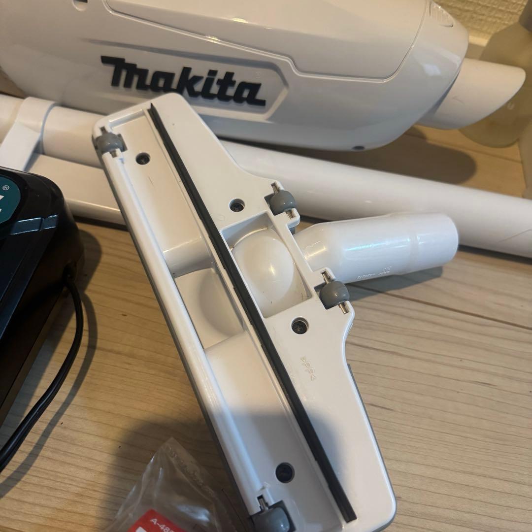マキタ 充電式クリーナー 掃除機
