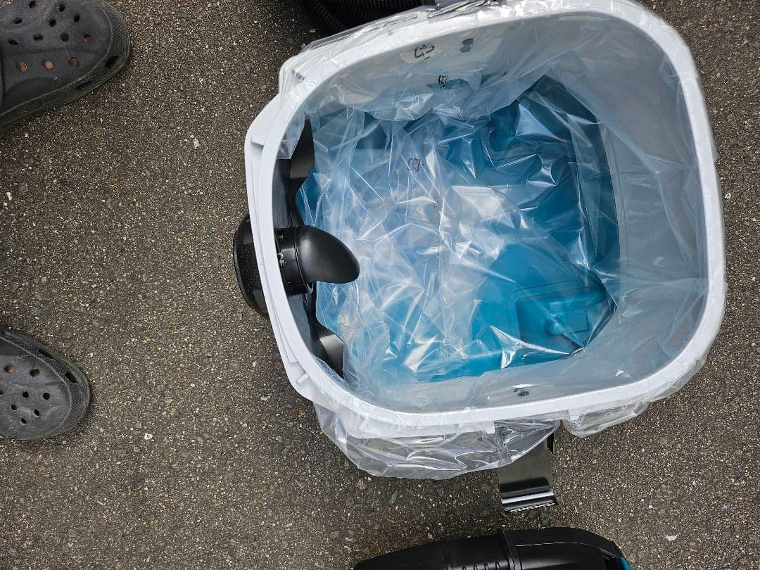 マキタ充電式集じん機VC157D