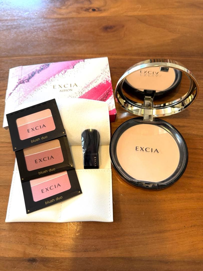 アルビオン　エクシア　セレスティアルベール　フェイスパウダー　サンプルチーク付き