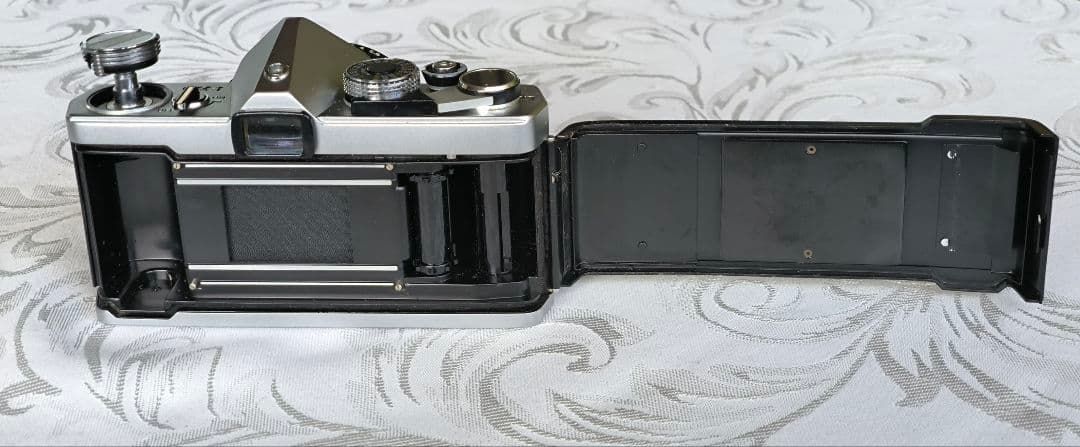 オリンパス OM -1　一眼レフフィルムカメラ レンズ標準50mm広角28 mm