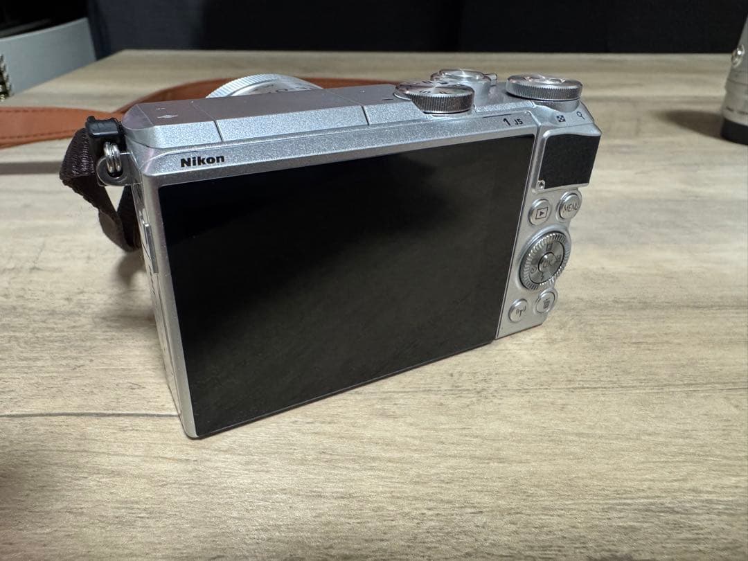 Nikon 1 J5 レンズ等付属品有り