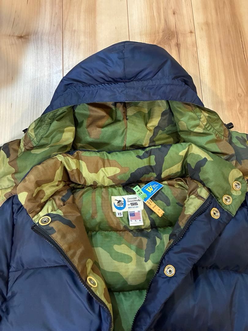 【美品】クレセントダウンワークスネイビー ダウンジャケット 迷彩裏地【入手困難】