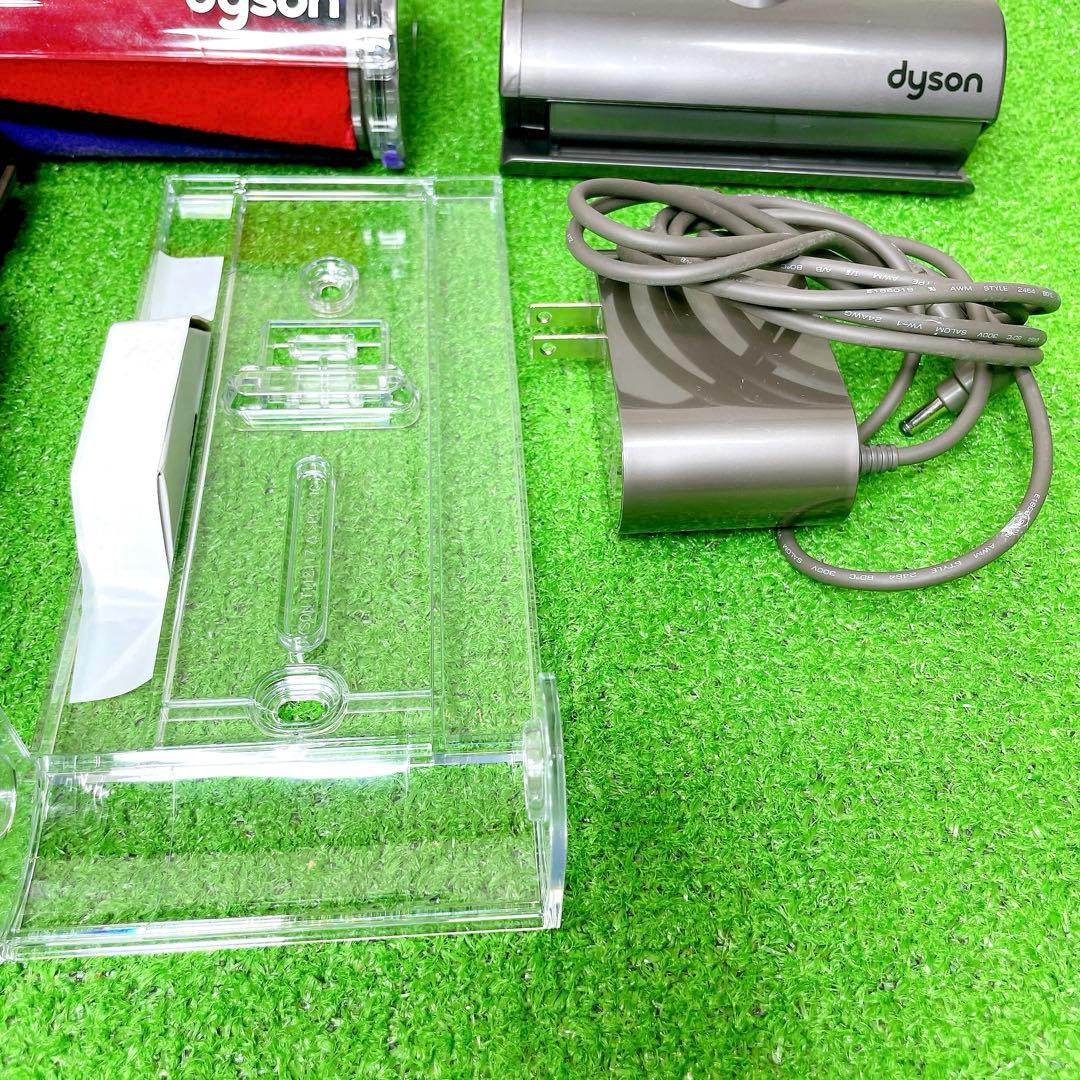 美品！Dyson SV12 コードレスクリーナー　清掃済