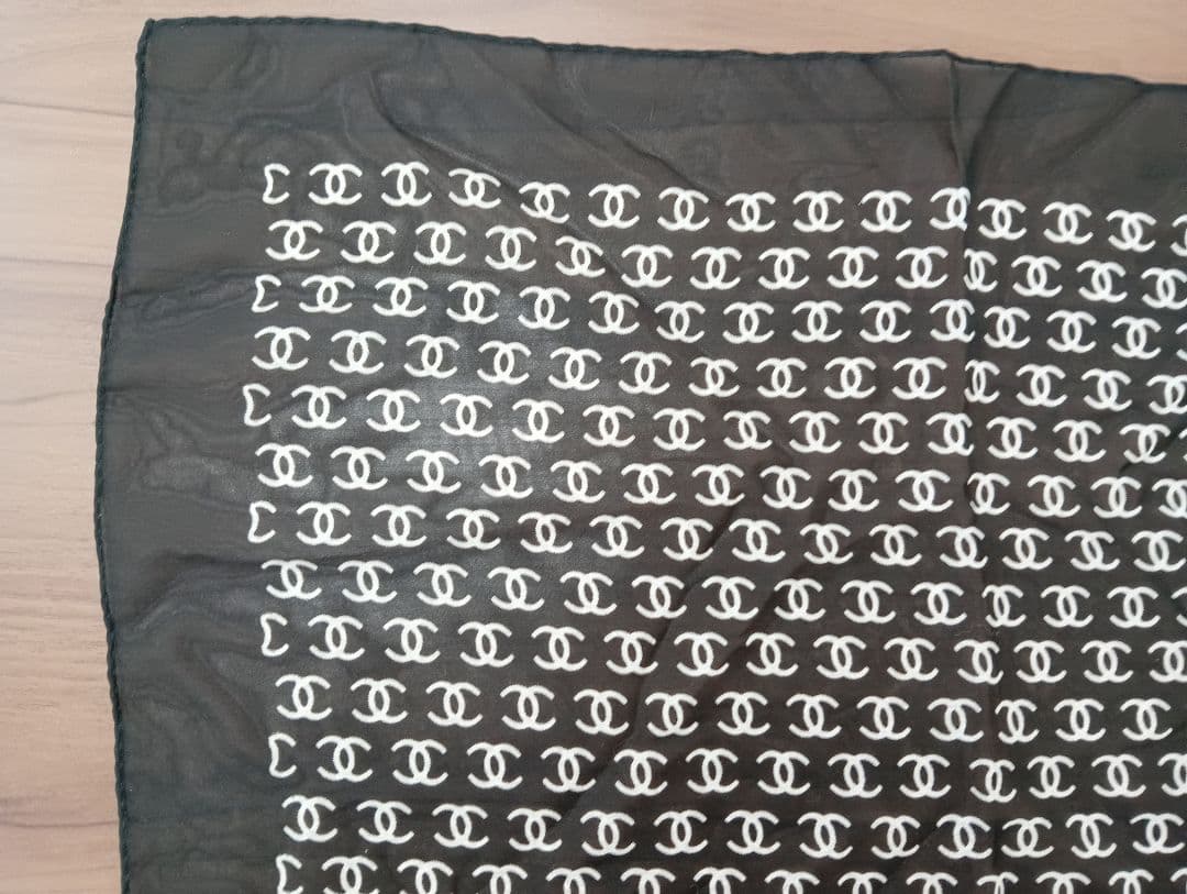 CHANEL ロゴパターン ハンカチ　ストール　タグ取れ　小物