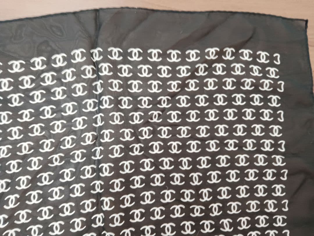 CHANEL ロゴパターン ハンカチ　ストール　タグ取れ　小物