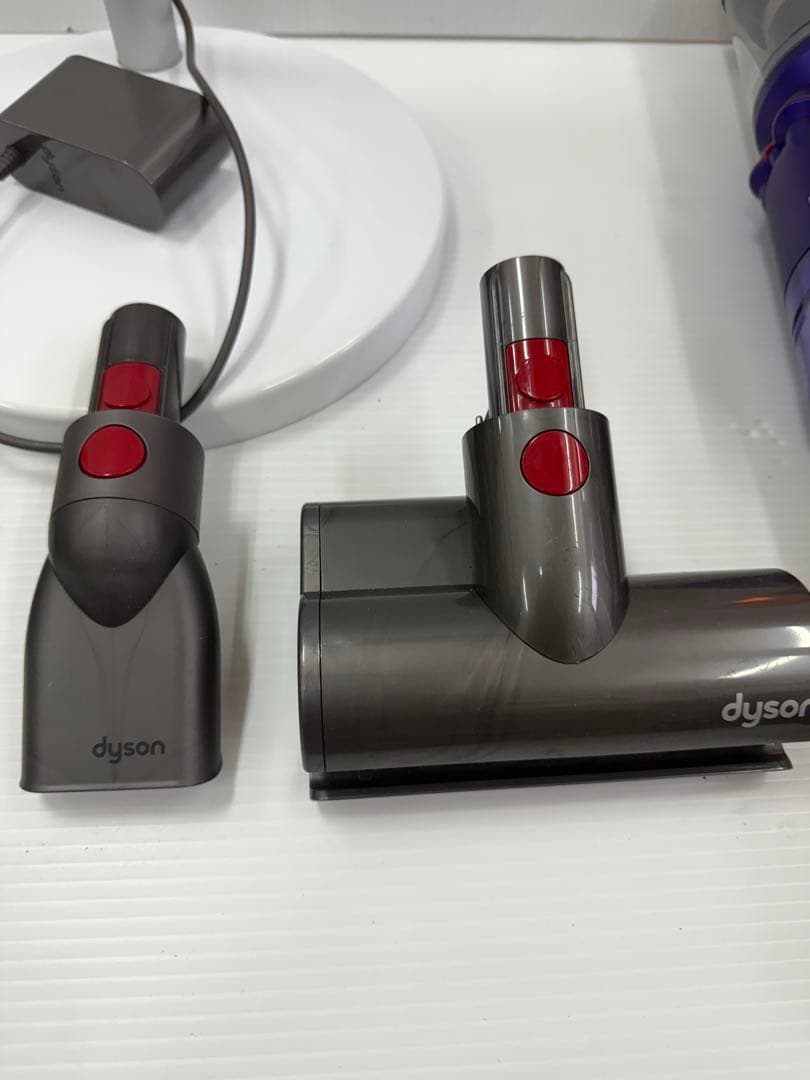 ダイソン コードレススティッククリーナー SV19