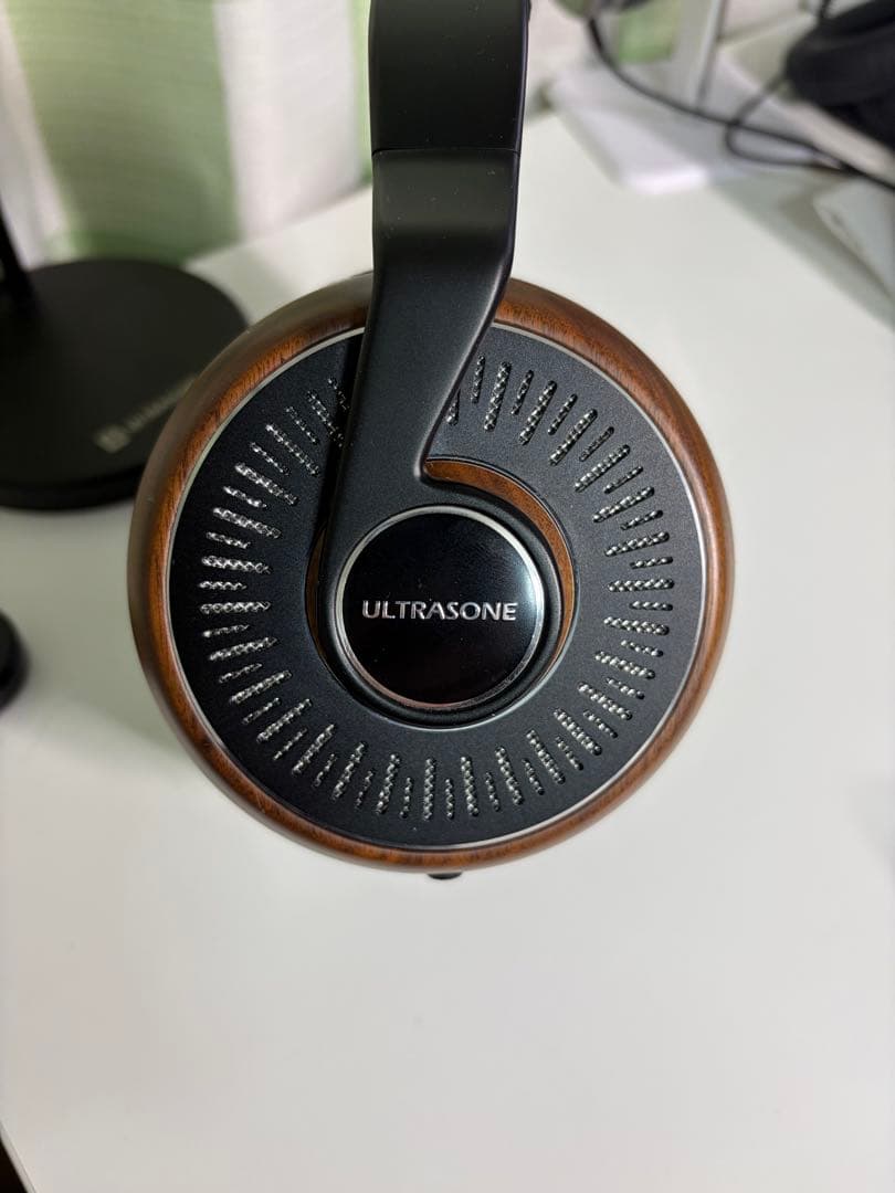 ULTRASONE Edition 11 スタンド付き、外箱なし