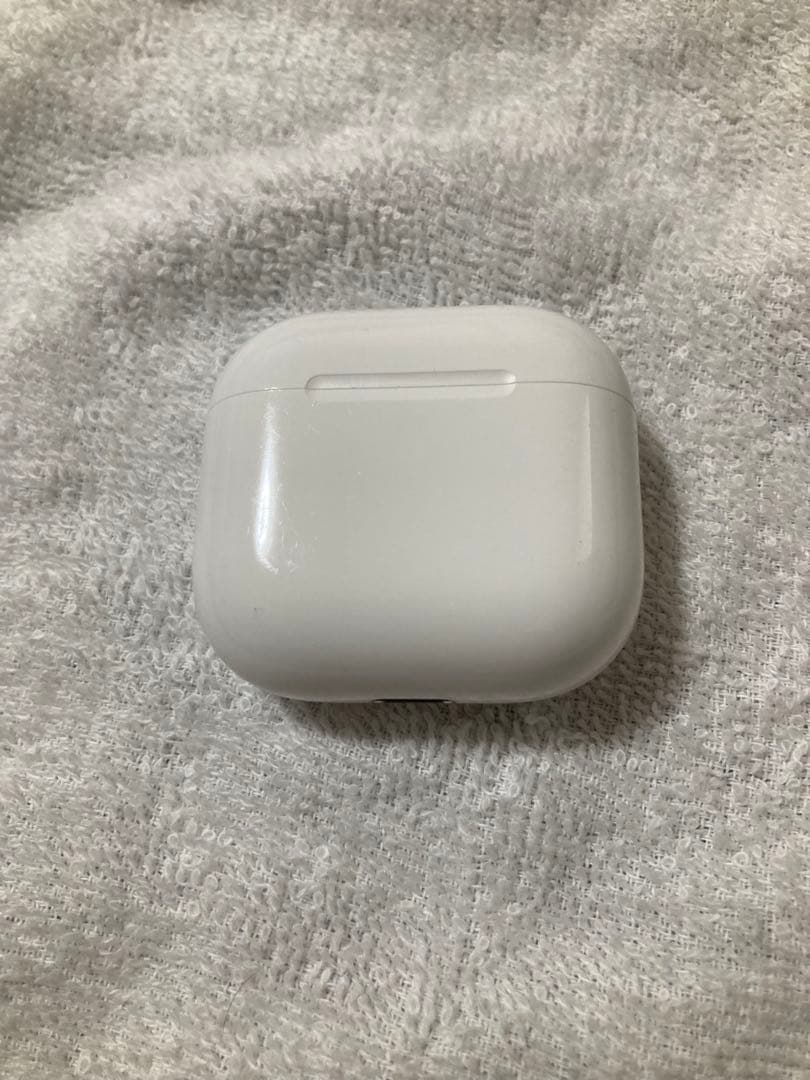 AirPods本体 4世代 ホワイト 充電ケース付き