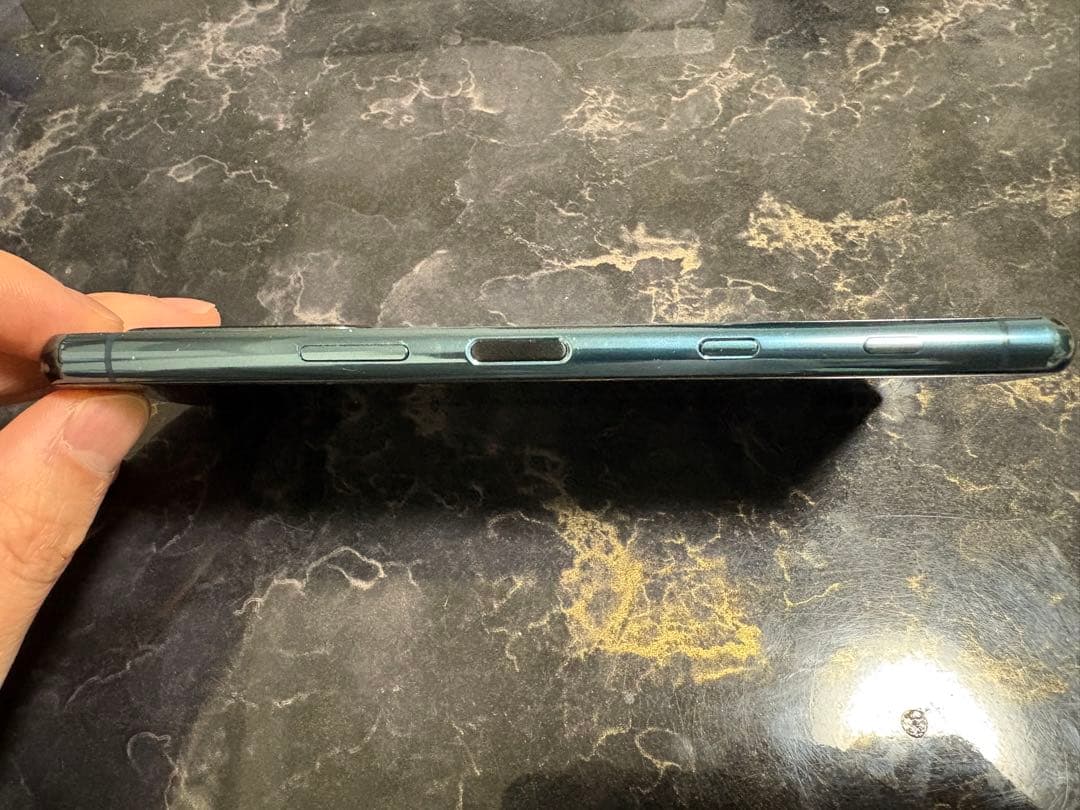 Xperia 5 III グリーン　本体　縦線あり