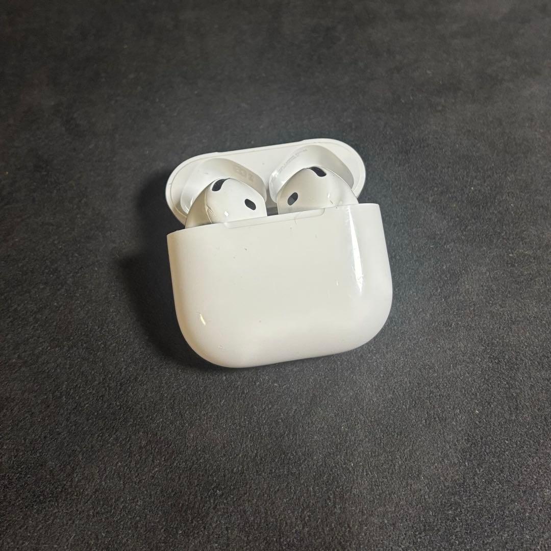 AirPods4 第4世代 美品 イヤホン 充電良好