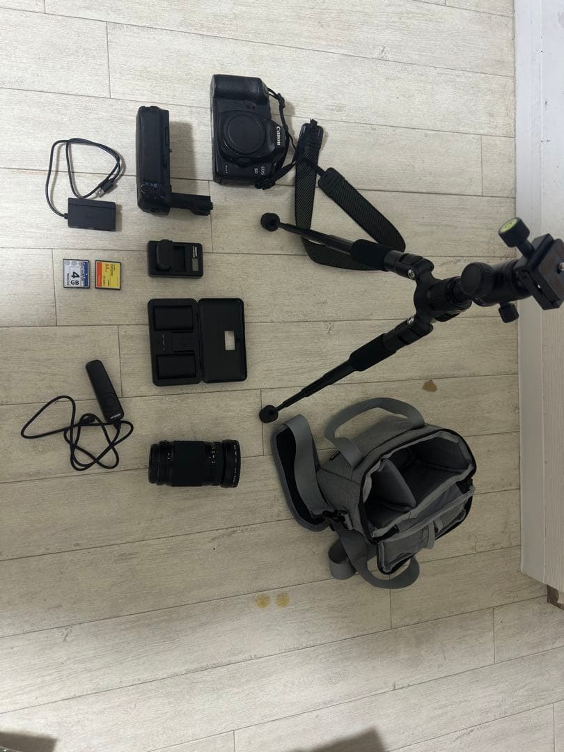 Canon EOS 5D mark2 デジタル一眼レフカメラ 本体と付属品