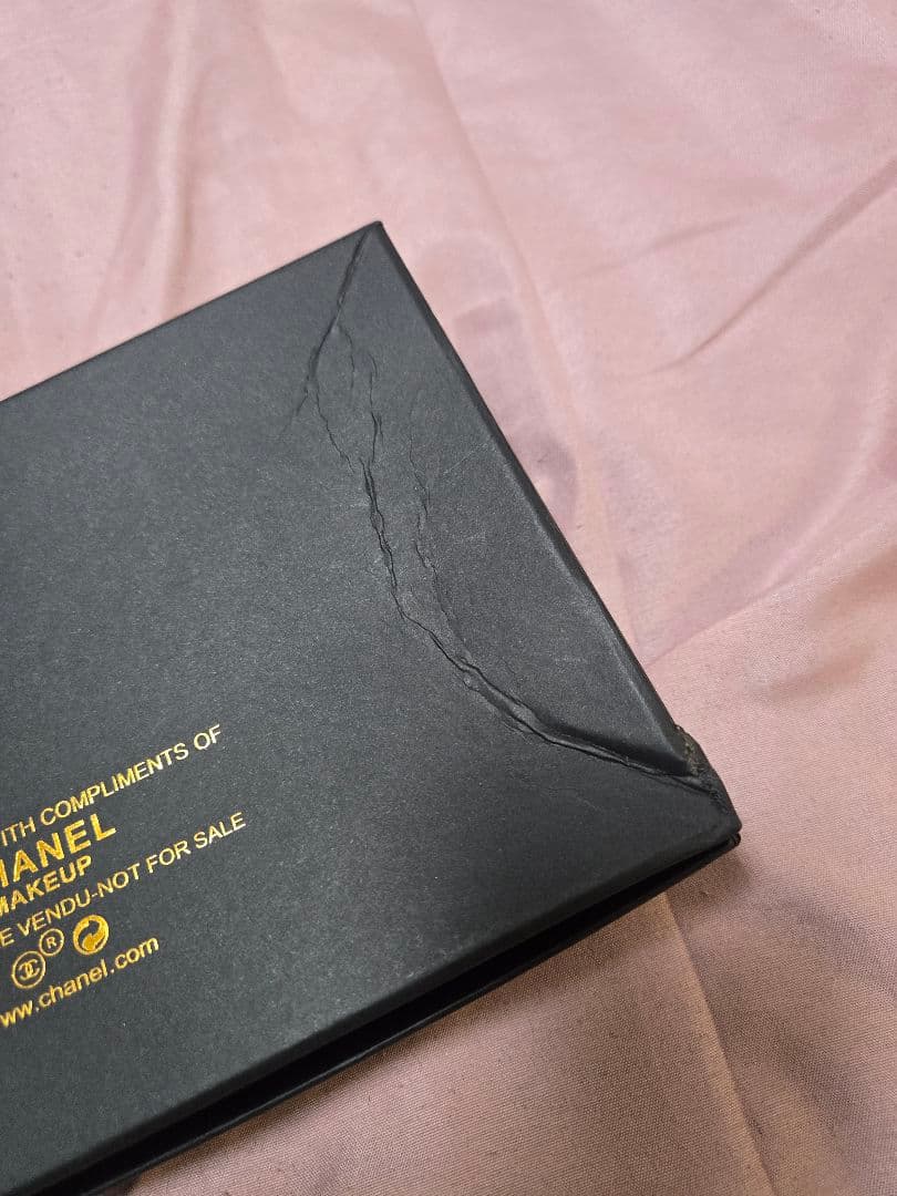 希少 新品 CHANEL ノベルティ ポーチ キルティング保存袋、箱付き