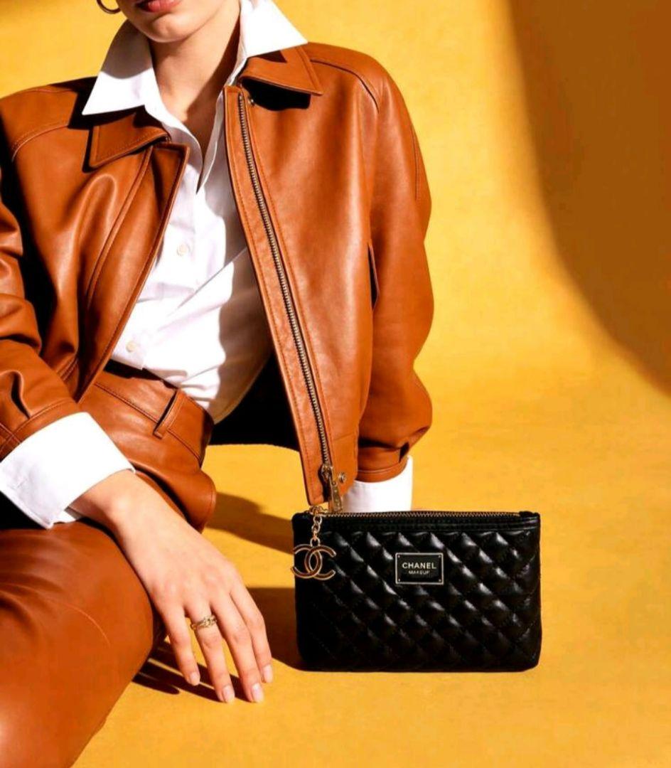 希少 新品 CHANEL ノベルティ ポーチ キルティング保存袋、箱付き