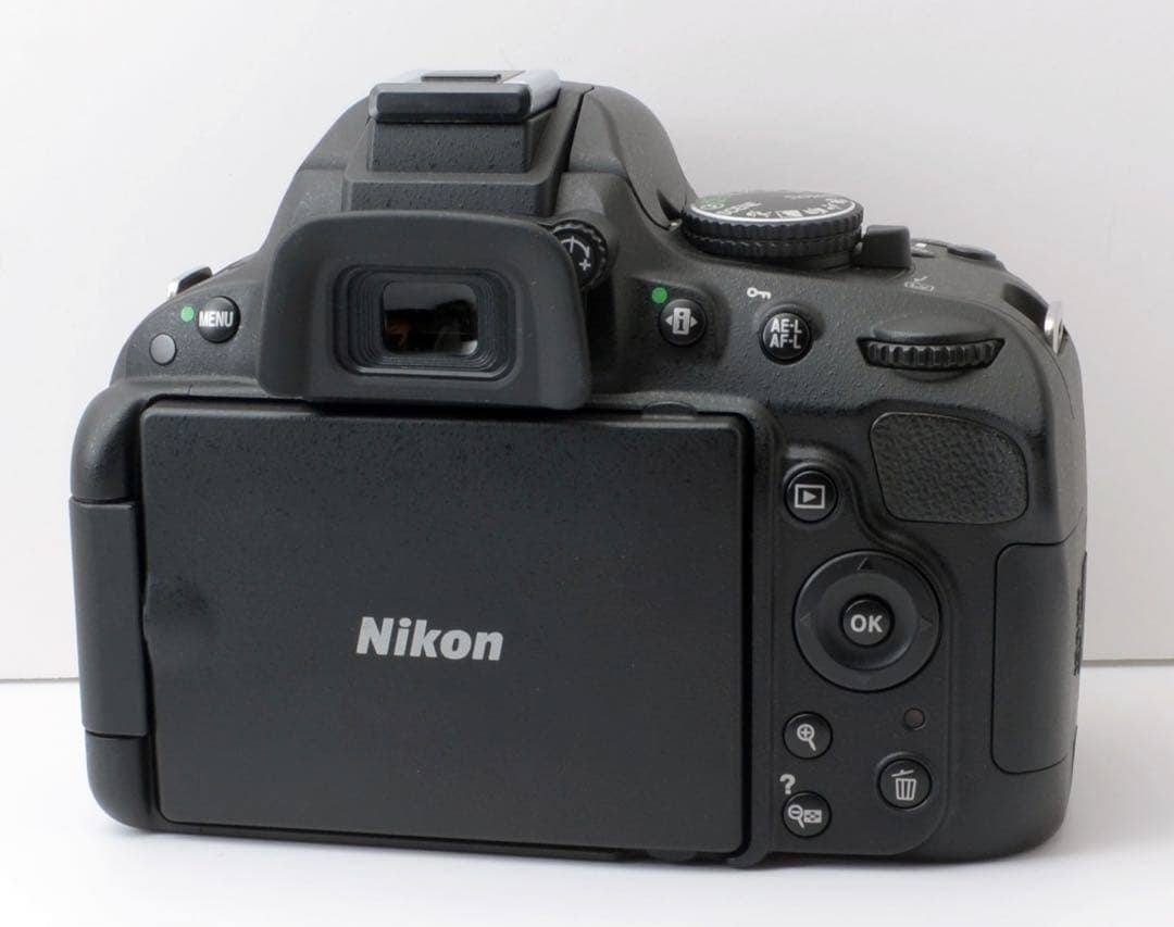 S数100回未満！Nikon D5100★初心者向け★転送OK★普段使いに最適