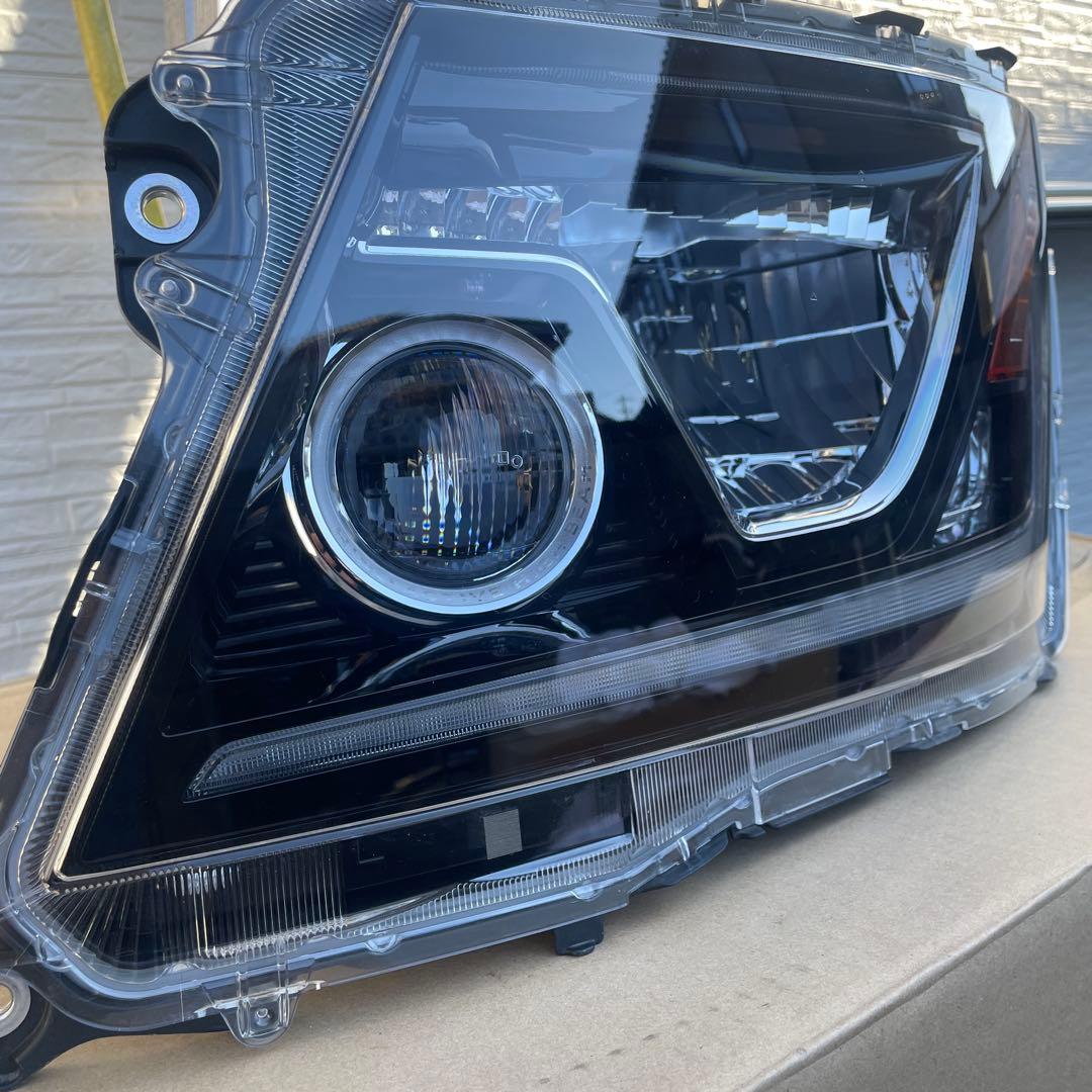 日野自動車プロフィア左F rヘッドライト LED クリア