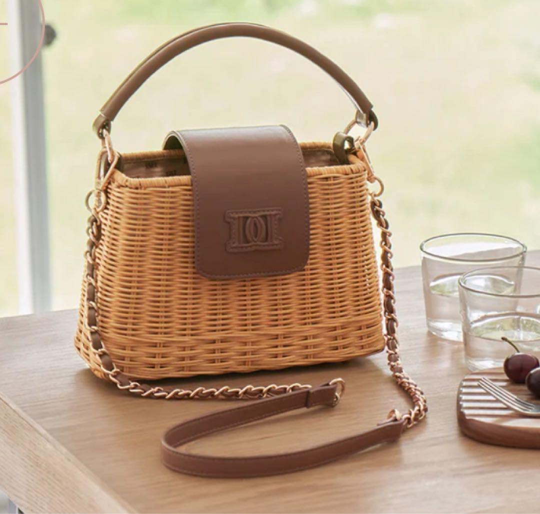 【新品未使用未開封】Darichロゴレザーラタンバッグ