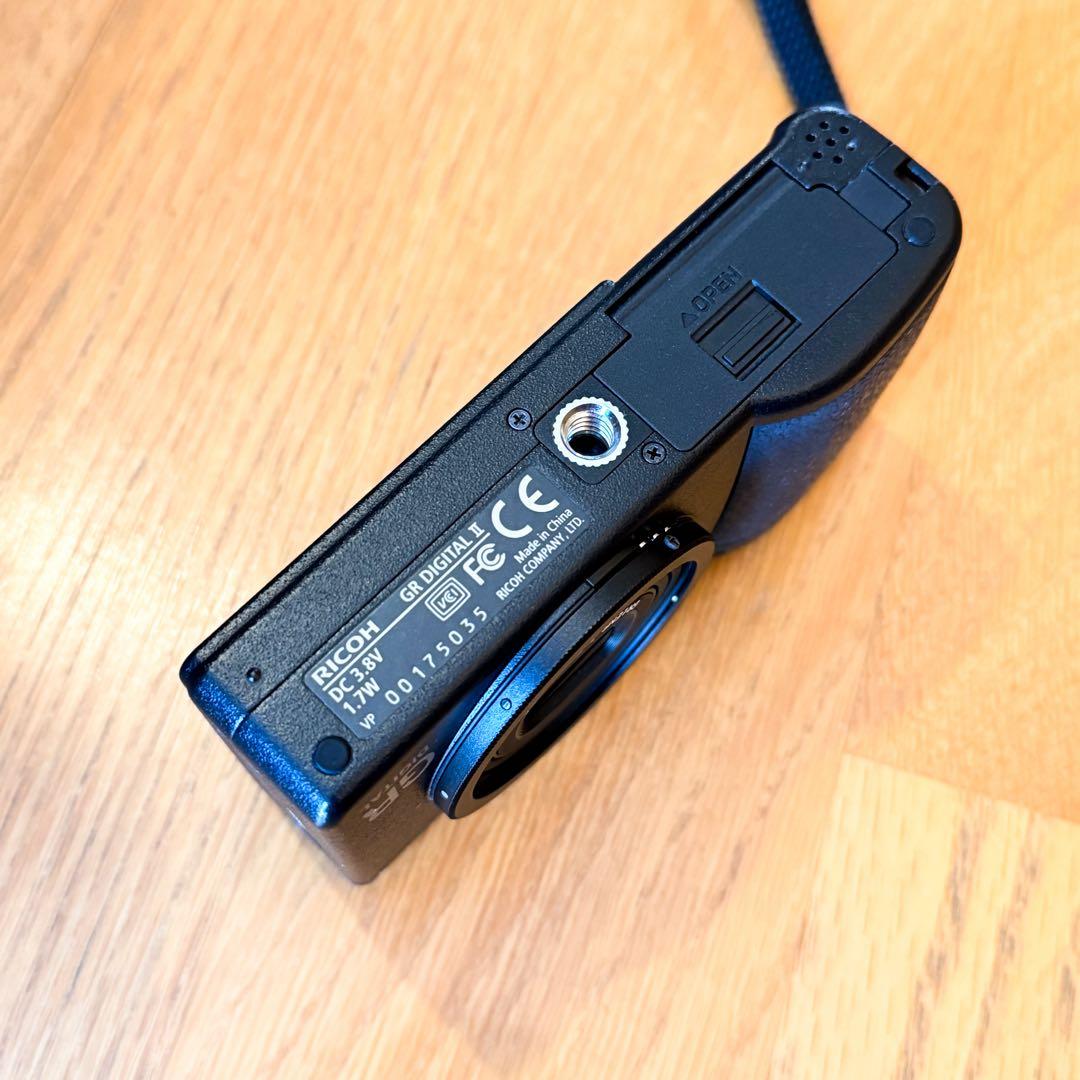 【極美品・975ショット】RICOH GR DIGITAL II デジタルカメラ