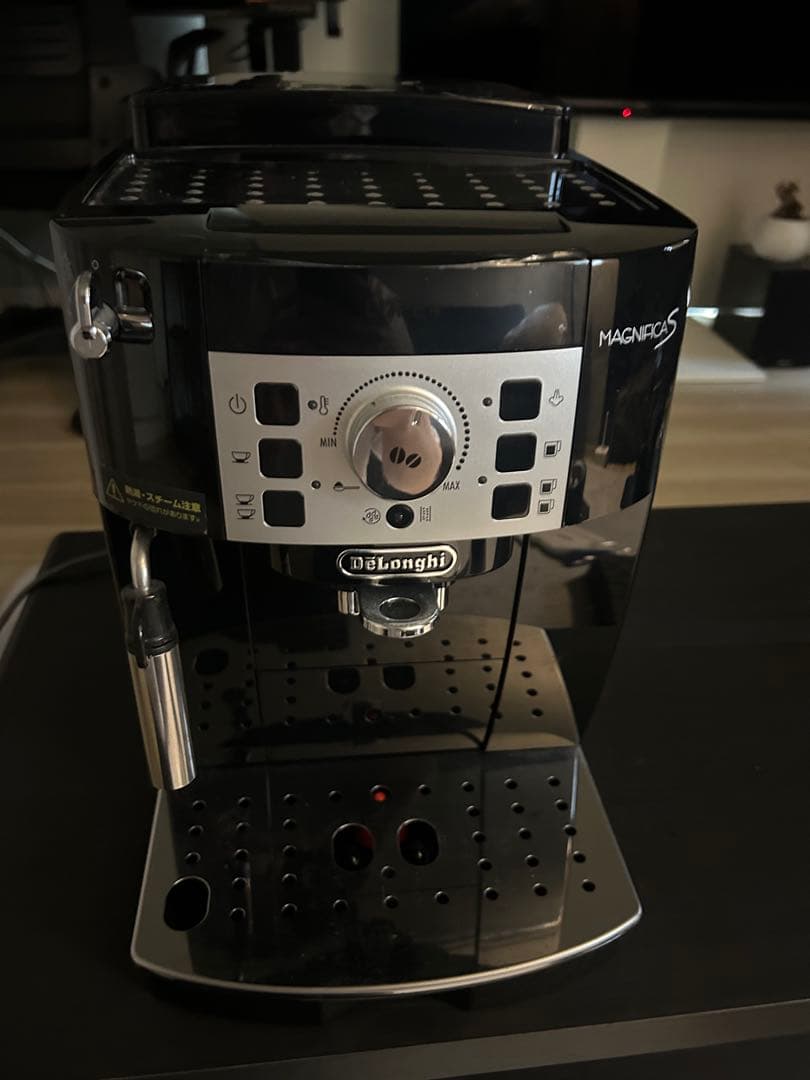 De'Longhi Magnifica S エスプレッソマシン 黒