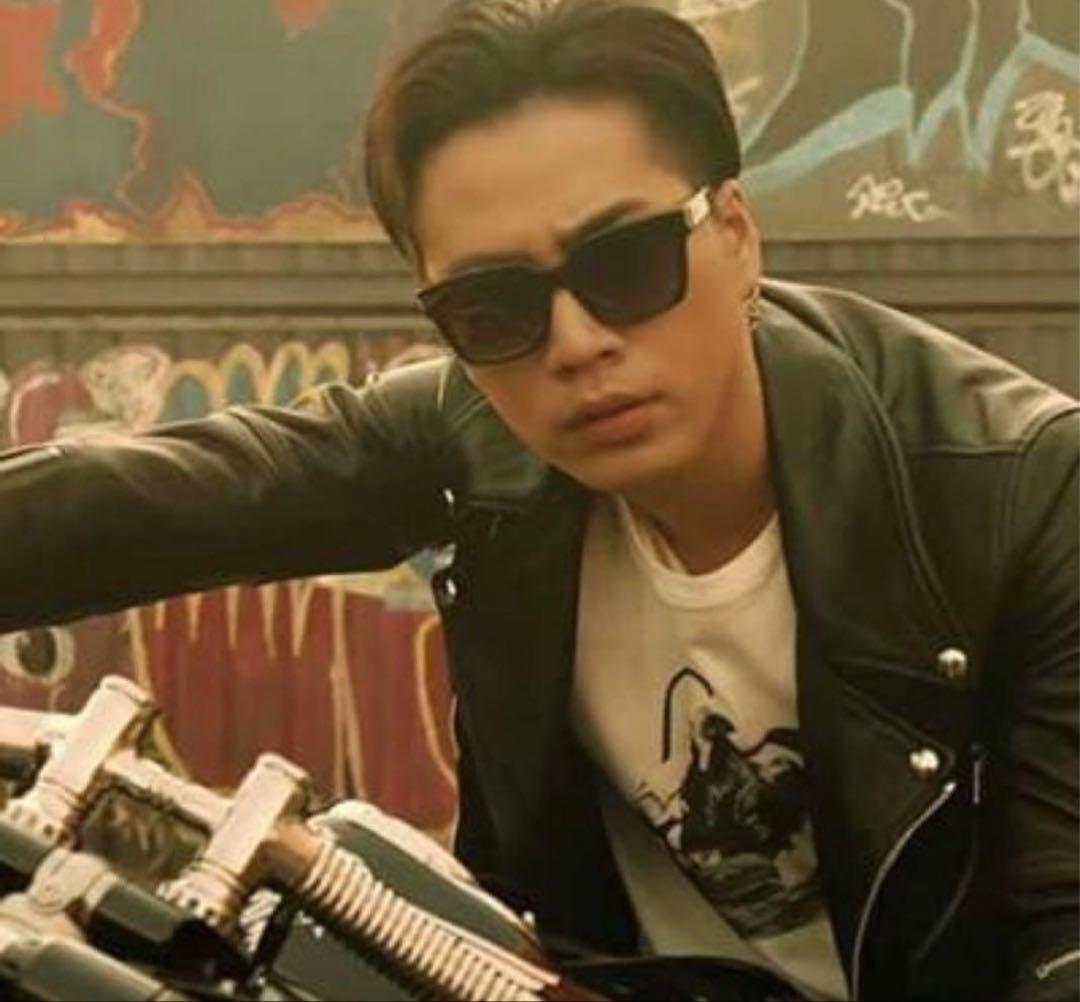 SAINT LAURENT ブラックサングラス　BOLD1 登坂広臣さん同型着用