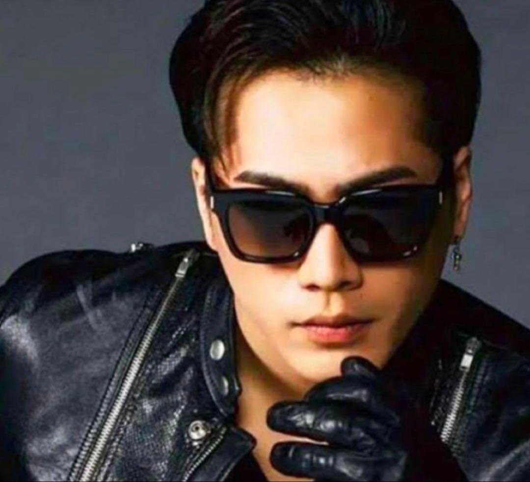 SAINT LAURENT ブラックサングラス　BOLD1 登坂広臣さん同型着用