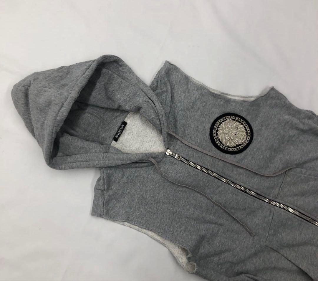 バルマン　ライオンパッチ　マルチジップノースリーブパーカー　ワッペン　グレー
